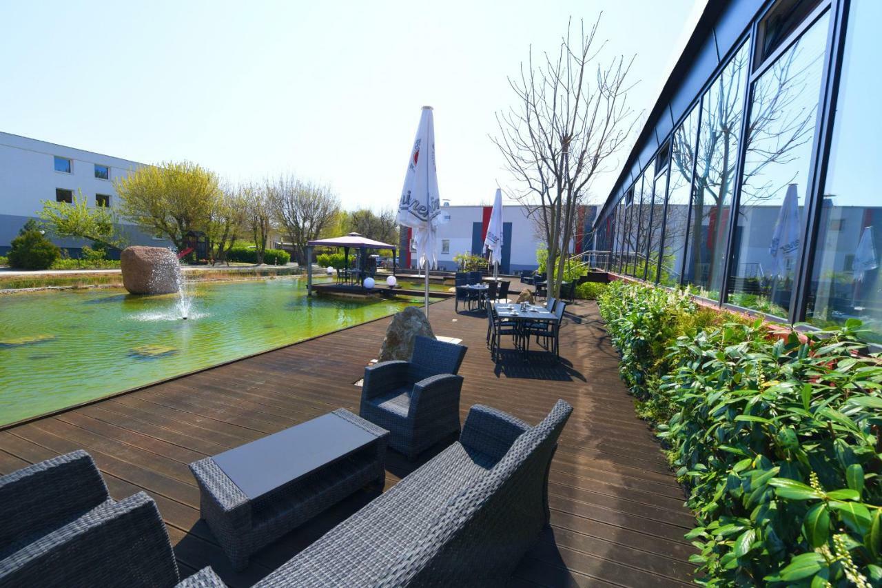Skybasic Merseburg Exteriér fotografie